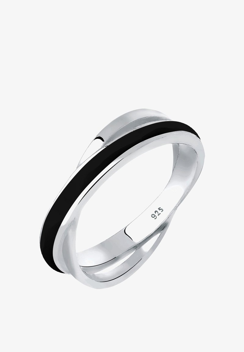 Bague en argent avec une bande lisse en émail noir autour, marquée à l'intérieur du poinçon en argent sterling 925.