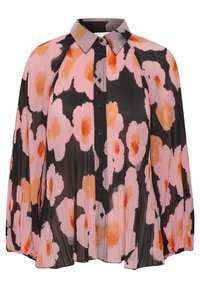 Plissérblus med blommönster i nyanser av rosa, orange och svart. Har krage, knappstängning framtill och elastiska ärmslut.