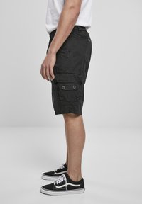 Brandit Šorti - black