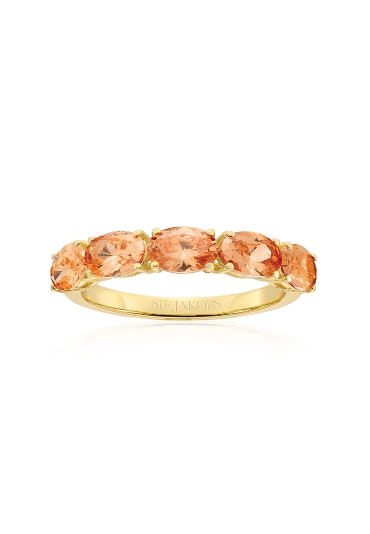 Goldring mit fünf ovalen, hellorangefarbenen Edelsteinen. Glatte Oberfläche mit leichtem Glanz; dezente Gravur im inneren Band.