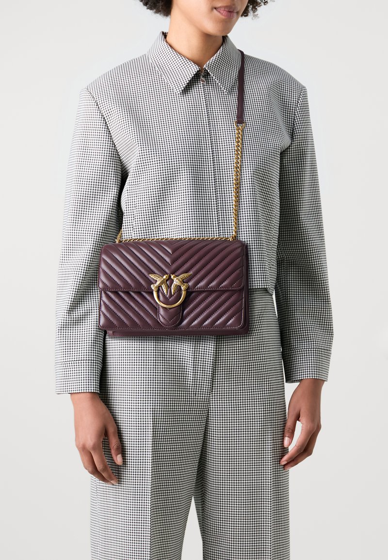 Pinko LOVE ONE CLASSIC - Borsa a tracolla - amaro/antique gold-coloured