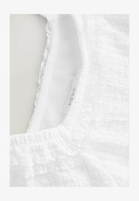 Unselected, white