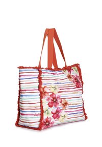 Grote totebag met een rood bloemenpatroon, multikleuren strepen, rode franjes aan de randen en bijpassende rode handvatten. Gemaakt van stof.