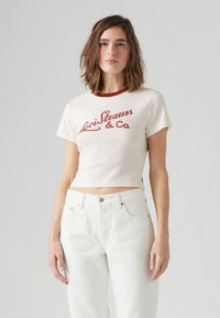Levi's® ESSENTIAL SPORTY TEE - Printtipaita - archival script egret/sun-dried tomato