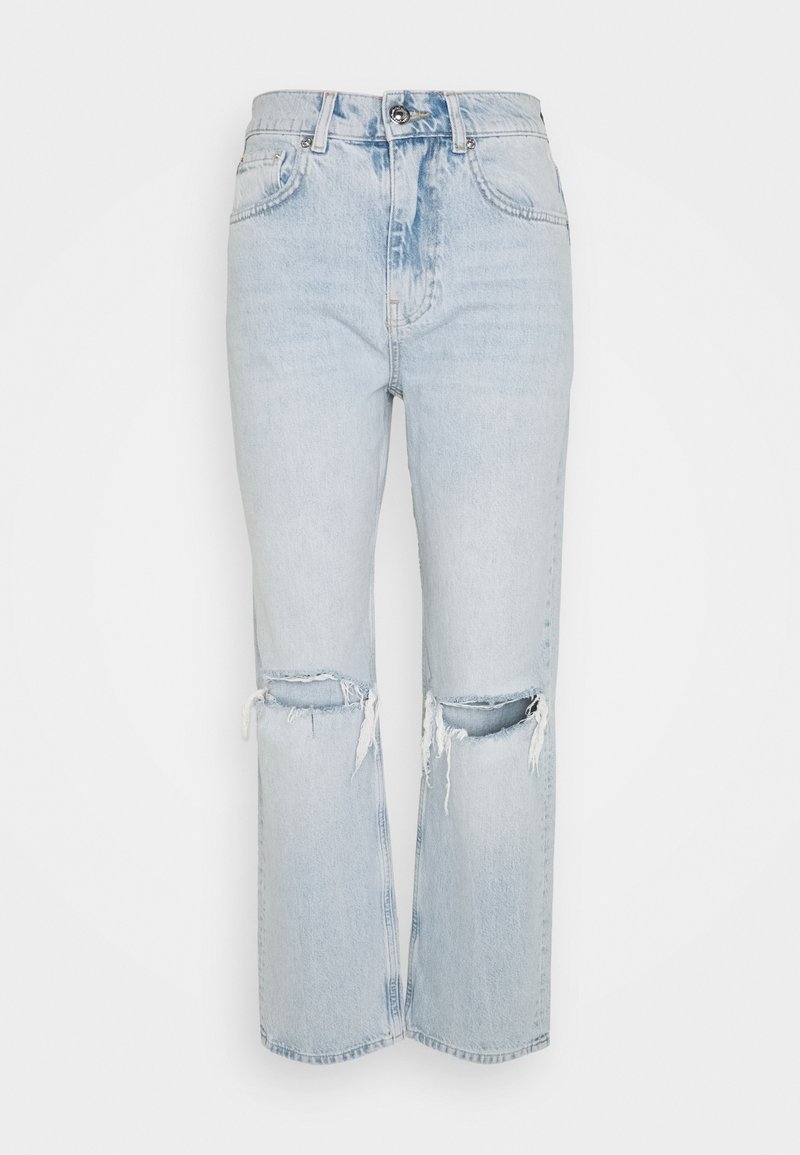 Ljust blå högmidjade jeans med rak ben-design, med slitna knäskärningar och fransade kanter, tillverkade av denimmaterial.