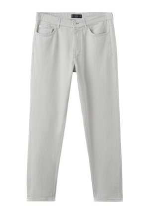 Jeans slim fit grigio chiaro con bottone frontale, cerniera, passanti per cintura e design a cinque tasche, mostrati distesi su sfondo bianco.