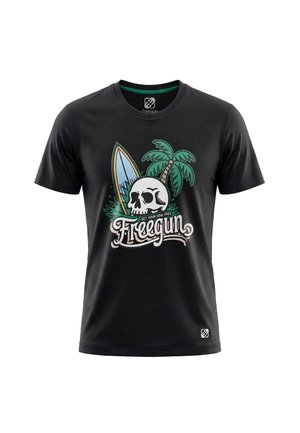 T-shirt noir col rond avec un graphisme de crâne, planche de surf, palmier et texte "Set your soul free Freegun" sur le devant.