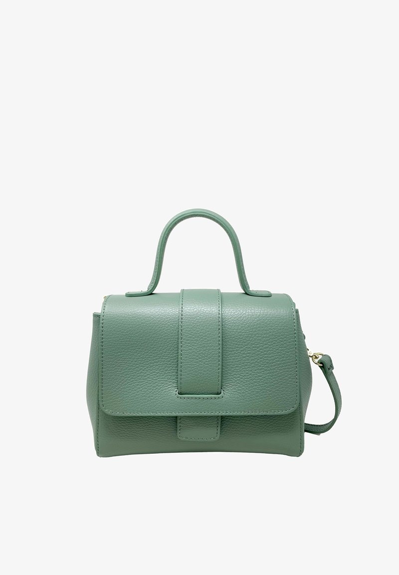 Bolso de mano verde de cuero con un diseño estructurado, asa superior y cierre de solapa. Presenta una correa de hombro desmontable y una superficie texturizada.