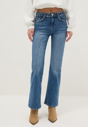 WITH STUDS - Jeans Bootcut - denim blue