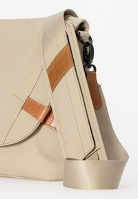 Aunts & Uncles SENDAI - Umhängetasche - beige