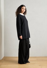 Marc O'Polo ROUND NECK - Mikina - black