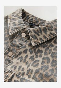 Selezionato, leopard print