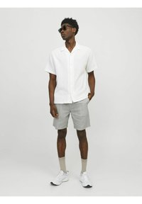 Jack & Jones Shorts - agave green