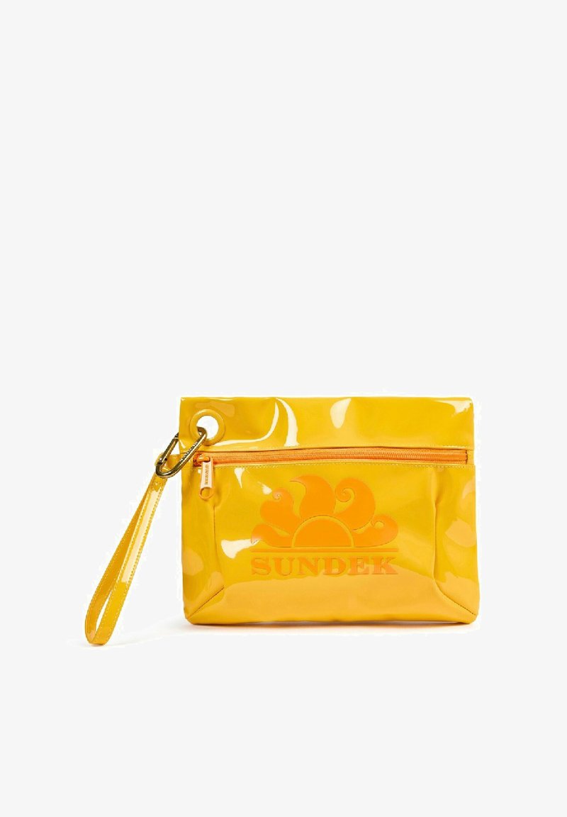 Clutch in vernice gialla con tracolla, dotato di una tasca frontale con zip e un design del logo del sole impresso sulla superficie.