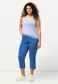 Ulla Popken 7/8 RETROUSSABLE POCHES - Pantalon classique - medium blue