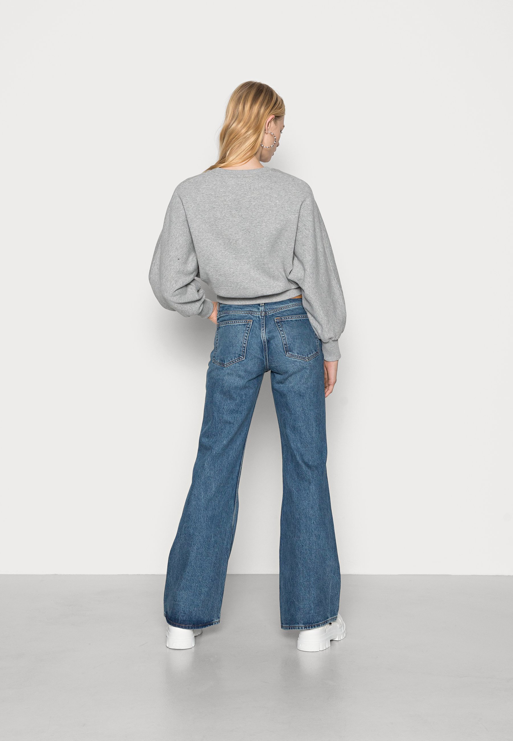 Weekday TOWER - Flared Jeans - deep 