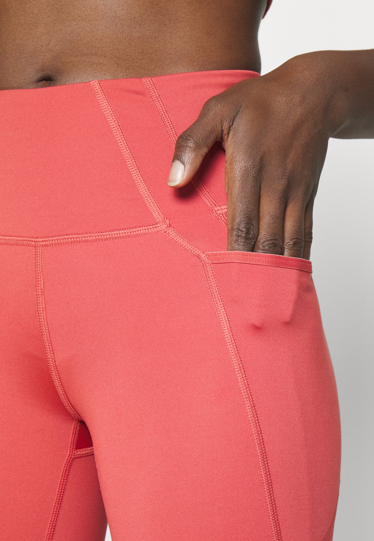 SHAPE SHIELD HIGH RISE POCKET