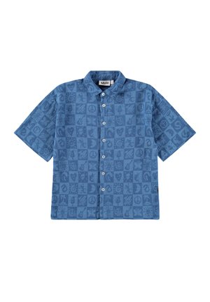 Chemise à manches courtes, en tissu bleu, avec un motif en grille comportant divers symboles et designs. Col classique et poignets unis.