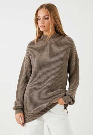 - Sweter