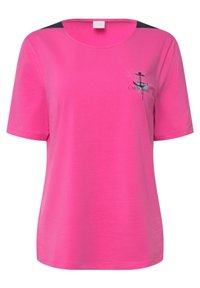 Roze katoenen t-shirt met korte mouwen en ronde hals. Bevat een kleine grafische print op de borst en zwarte accenten op de schouders.