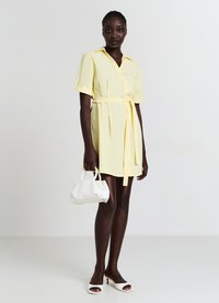 Calliope CORTO - Abito a camicia - giallo