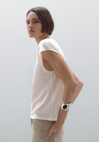 Massimo Dutti LLIGHTWEIGHT RIBBED - T-shirt basic - yellow