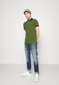 Thumbnail Image 2