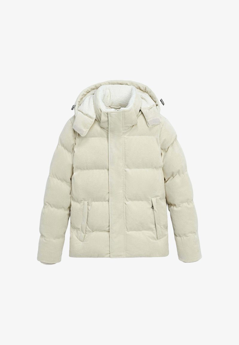 Doudoune beige clair avec une texture côtelée, dotée d'un col montant, d'une capuche et de deux poches avant. Le design est matelassé avec des coutures visibles.