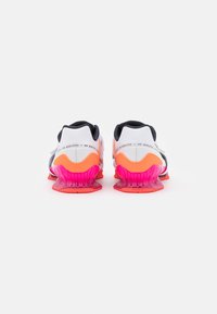 Nike Performance Zapatillas de entrenamiento - white