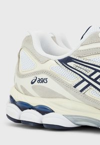 ASICS SportStyle GEL NYC UNISEX - Sapatilhas - white/cream
