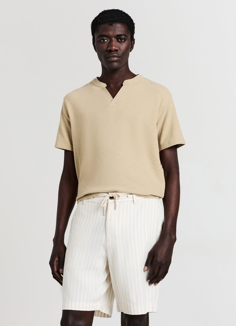 Calliope BERMUDA LINO RIGATO - Shorts - var sabbia