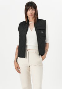 Guess Jeans QUILTED PUFFER  - Strukirani kaput - jet black