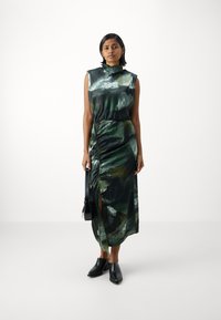 Thumbnail Image 4