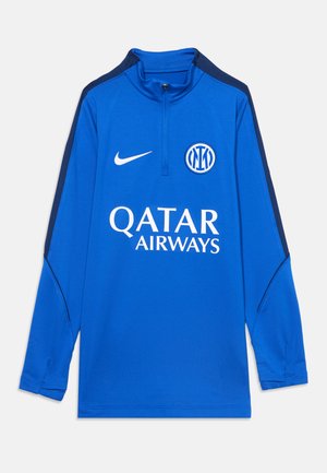 Niebieska sportowa koszulka z długim rękawem, krótkim zamkiem, logo Inter Milan, znakiem Nike i napisem sponsora Qatar Airways na przodzie.