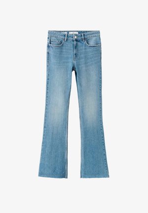 Hellblaue, ausgestellte Jeans aus Denim mit klassischem Fünf-Taschen-Design, Knopfverschluss und leicht ausgefranstem Look.