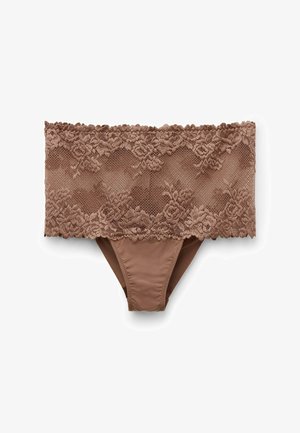 Bruine kanten stringonderbroek met een bloemenkant ontwerp aan de bovenkant en gaasaccenten. Glad materiaal eronder voor een naadloze uitstraling.