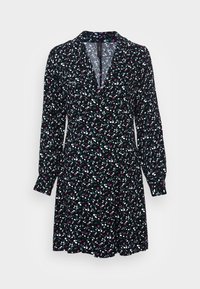 Czarna sukienka w kwiaty z dekoltem w serek, długimi rękawami i krojem dopasowanym w talii z rozszerzeniem u dołu. Posiada białe, różowe i niebieskie wzory kwiatowe na całej powierzchni.