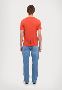 EA7 Emporio Armani TRAIN CORE TEE - Jednoduché tričko - summer fig