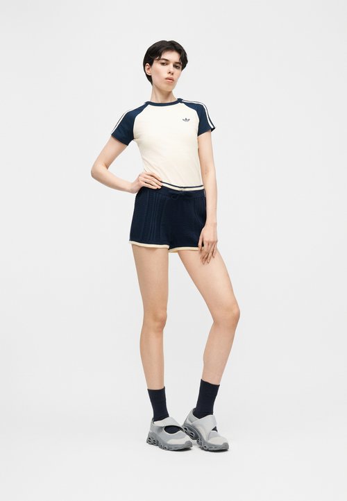 adidas Cable Knit Shorts Asia SIzing 'Night Indigo' (Women's) — foto 5