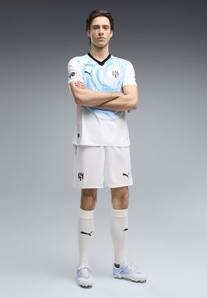 Puma, AL-HILAL SFC 26/27 SHORTS - Article de supporter d'équipe de club - white-deep navy