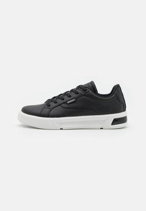 STAGE GRAIN TEXTURE ON FAUX LEATHER. AIR FRAME INTO LIGH - Trainers - black