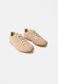 Valitud, magic beige/wonder white/gum