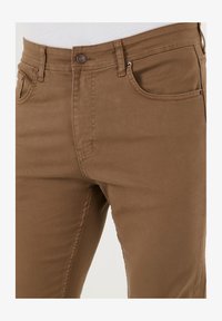 Vybrané, dark beige