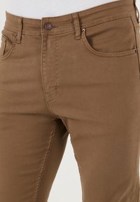 Jeans slim fit - dark beige