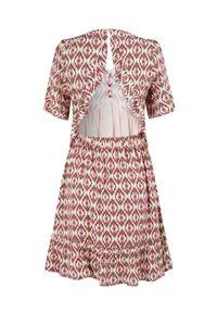 Kortärmad klänning med ett mönster av rosa, gröna och vita diamanter, har en utskuren bakdel och volangdetalj i fållen. Lättviktsmaterial.