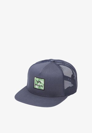 Casquette de baseball bleu marine avec dos en mesh, visière plate et patch vert avec un design de feuille et le logo "RVCA". Tissu texturé, fermeture réglable.