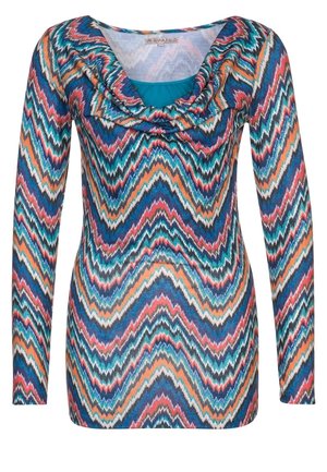 Langärmliges Oberteil mit buntem Zickzackmuster in Blau, Orange, Rot und Schwarz, mit drapiertem Wasserfallausschnitt.