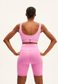 ARMEDANGELS Shorts - neon pink
