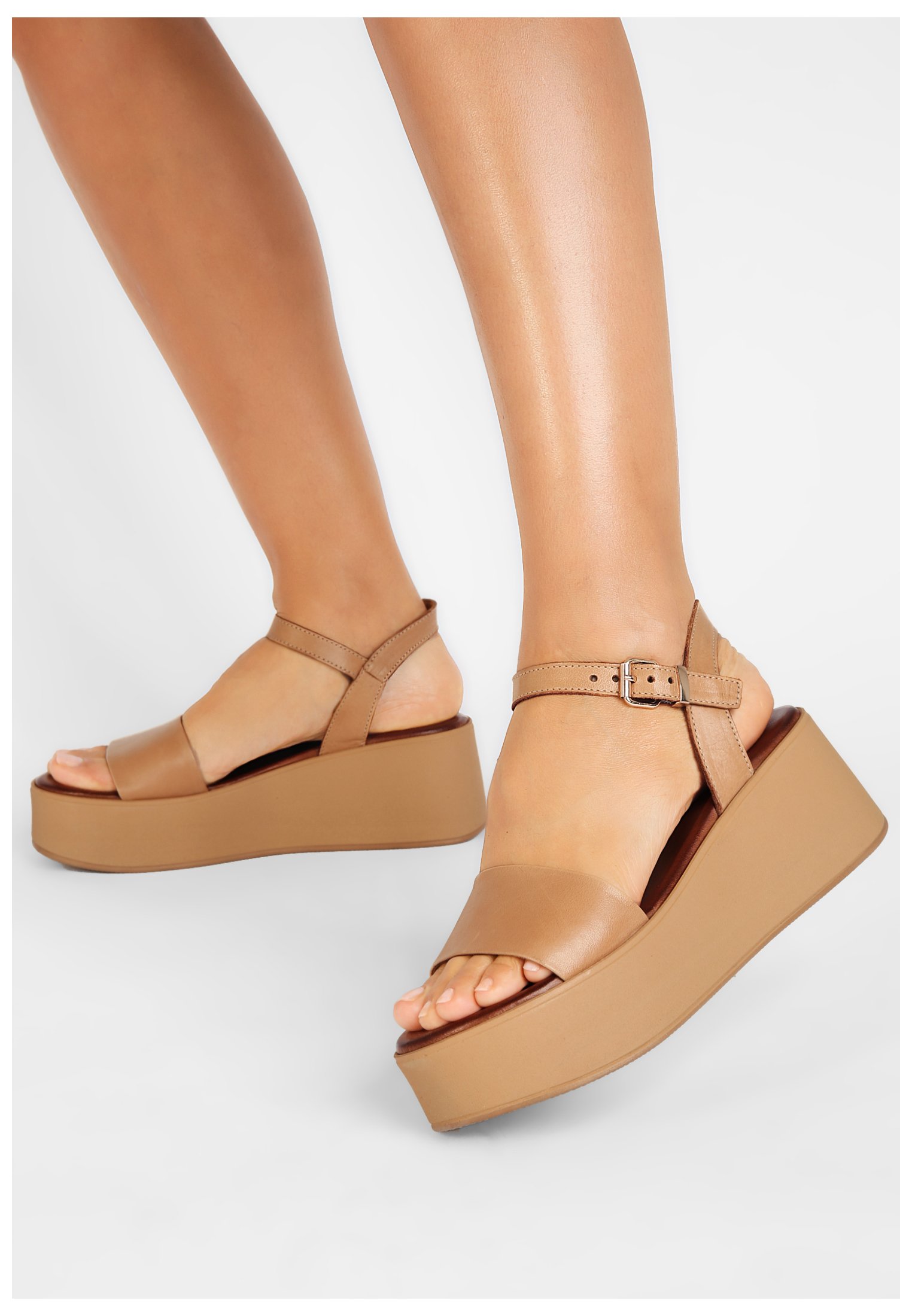 inuovo platform sandals