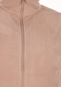 Helle pinke Fleecejacke mit hohem Kragen und durchgehendem Reißverschluss. Weiche Textur, flache Nähte und keine sichtbaren Taschen oder Muster.